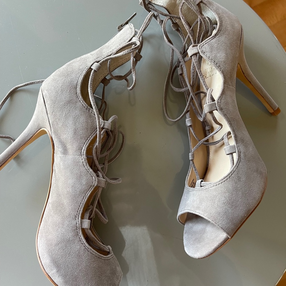 Heels - Picture 2 of 4